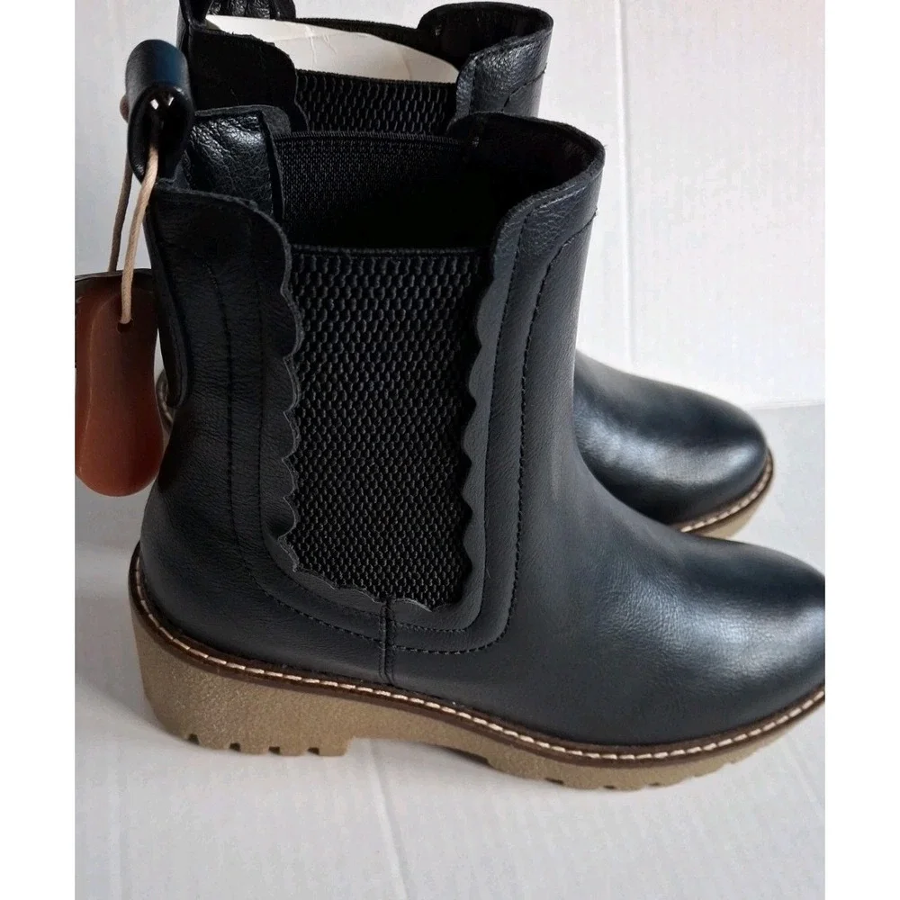 Mia Womens Kellen Lug Sole Chelsea Booties Black Size 6